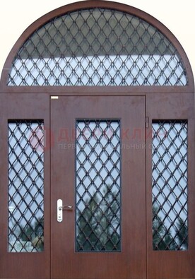 Крепкая стальная арочная дверь со стеклом и ковкой ДА-21 в Самаре
