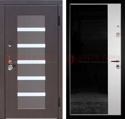 Железная коричневая дверь МДФ с темной стеклянной вставкой внутри ДМ-315 в Самаре