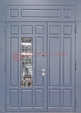 Серая двухстворчатая дверь Винорит со стеклом и ковкой ДСК-234 RAL 7024 в Самаре
