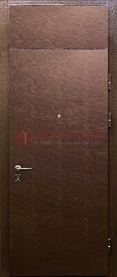 Коричневая стальная дверь с винилискожей ДВ-24 в Самаре