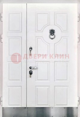 Белая входная дверь с виноритом ДВТ-246 в Самаре